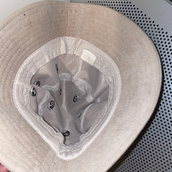 👒Yin and Yang bucket hat keeps you comfortable and stylish all day long - Picture 3 of 5